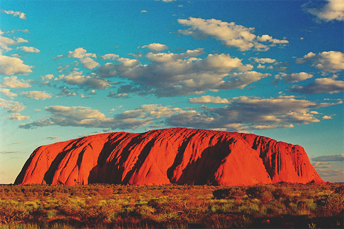 اولورو (Uluru)